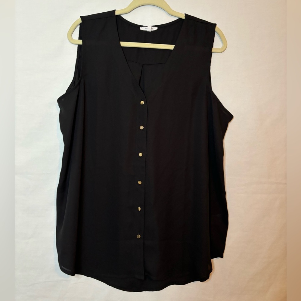 Maurices Black Button-Down Sleeveless Blouse